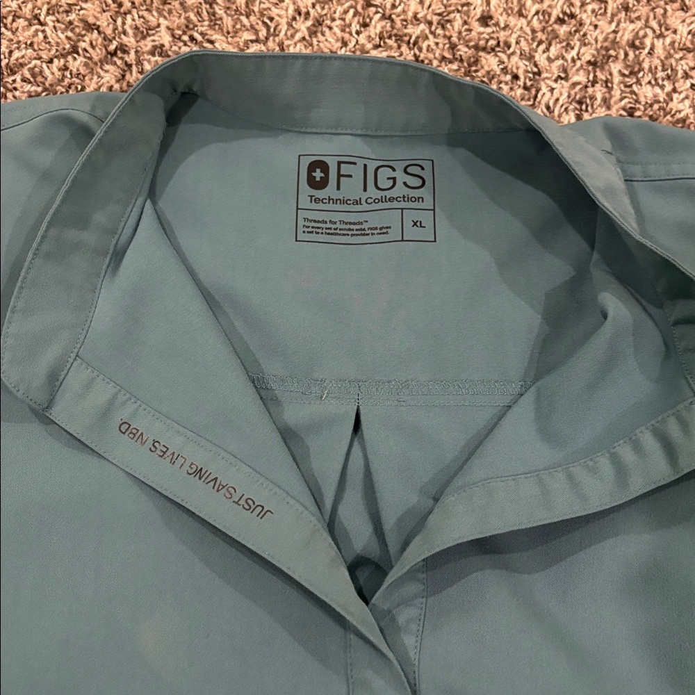 Figs Rafaela Oversized Scrub Top Moss Green - Picture 4 of 9